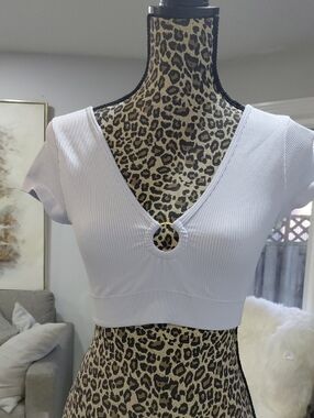 aerie White Ribbed V-Neck Crop Top with Center Ring